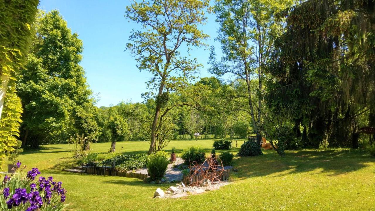 Bed and Breakfast Domaine De L'Olifant Champanges Exterior foto